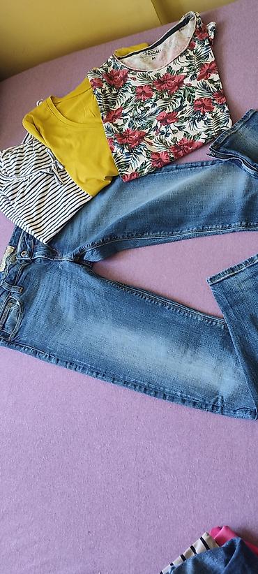 klub 451: Farmerke po 500 din.Bluze 300.Ako se uzmu farmerke i bluza700 din — 5