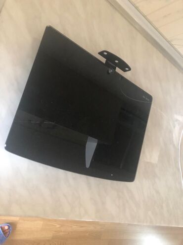 Kronşteynlər: Qara rəngli televizor aksessuarları və ya DVD uçün altliq (podstavka) — 3