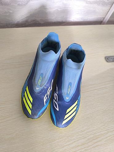 спорт трико: Футбольные бутсы Adidas F50 без шнурков (лаконичный скоростной — 1