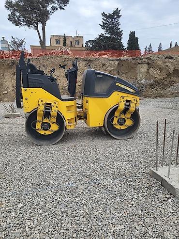 Süd sağan aparatlar: Bobcat, Cat, Miniyükleyici. Qiymet yerə görə dəyişə bilər. Cat və — 9