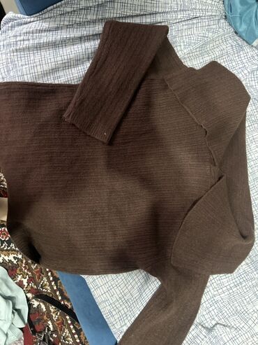 дорогие пуховики женские: Новый!! Вязаный комплект из двух предметов, шоколадно-коричневый. -