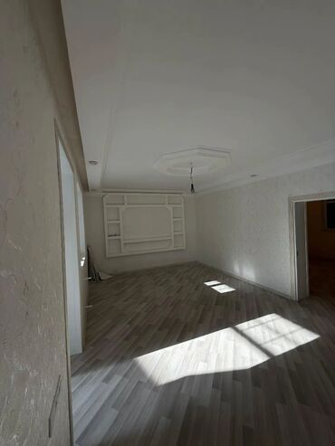 Həyət evləri və villaların satışı: 3 sot torpaq sahəsində 4 otaqlı həyət evi. - Geniş, daş döşəməli — 7