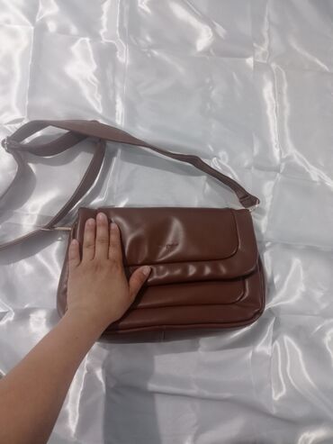 сумка дорожная: Новая Женская сумка цвет молочно коричневый материал мягкий сумка