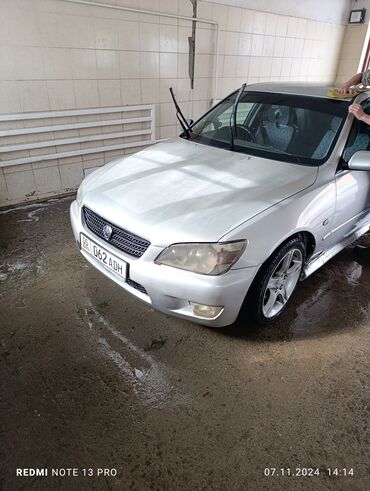 тойота автомобиль: Toyota Altezza: 2001 г., 2 л, Автомат, Бензин, Седан