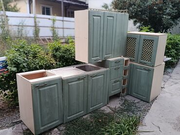 кухонный шкафчик: Кухонный гарнитур, цвет - Зеленый, ДСП