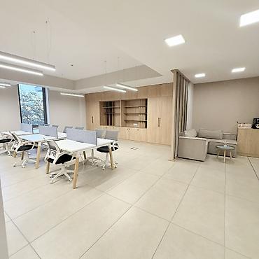 seven development: Сдаю Часть офиса: 100 м², В бизнес центре, С ремонтом, Первая линия, С отдельным санузлом, С системой безопасности — 3