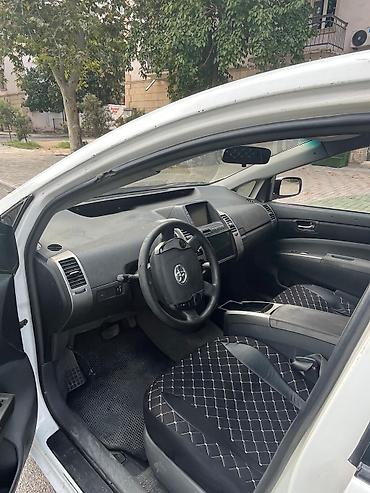 Toyota: Toyota Prius: 1.4 l | 2009 il Sedan — 12