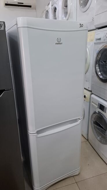 Paltaryuyan maşınlar: 2 qapılı Indesit Soyuducu Satılır, rəng - Ağ