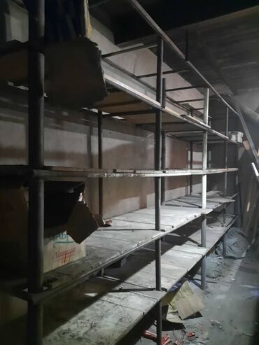село полтавка: Кирпичный гараж с большой смотровой ямой. под склад и др. находится в