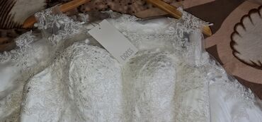 белый платье: Продаю свадебное платье. Новое!!! Куплено в Германии . Шикарное!!!!