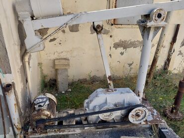 sürət: Sənaye elektrik mühərrikləri və reduktor komplekti - Şəkillərdə olan