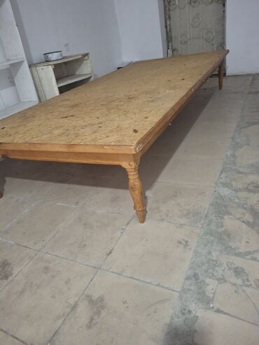 Журнальные столы: Низкий деревянный стол-платформа/тахта. - Материал каркаса: массив — 2