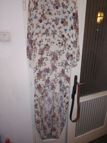 Kompleti: N O V KOMPLET dug kardigan I suknja na lastis,duzina kardigan na — 2