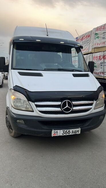подушка мерседес: Легкий грузовик, Mercedes-Benz, Стандарт