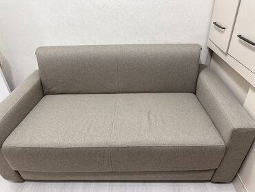 шикарный диван: Диван-кровать, цвет - Бежевый, Б/у