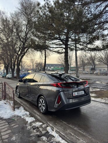 электронный машине: Toyota Prius: 2017 г., Робот, Гибрид, Хэтчбэк