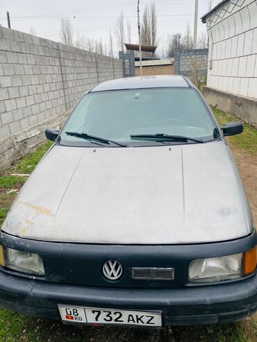Volkswagen: Volkswagen Passat: 1989 г., 1.8 л, Механика, Бензин, Седан