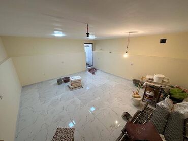 Digər kommersiya daşınmaz əmlakı: Obyekt icarəyə verilir. 1-ci mərtəbə 30 kvm, zirzəmi 25 kvm və 30 kvm — 5