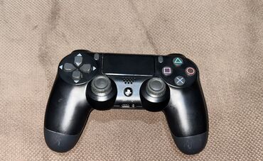 PS4 (Sony Playstation 4): Джойстик от playstation 4 в хорошем состоянии хорошо функционирует и