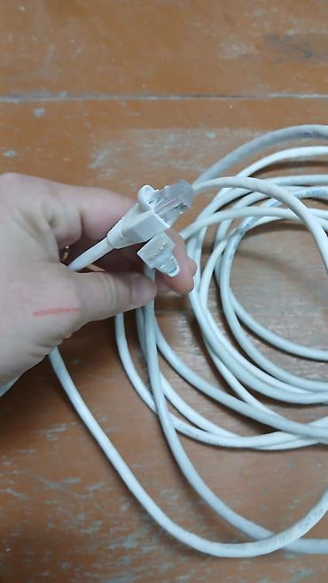 4 luk kabel: RS232 (DB9) – RJ45 konsol kabeli - Bir tərəfi DB9 (9-pin, dişi) — 2