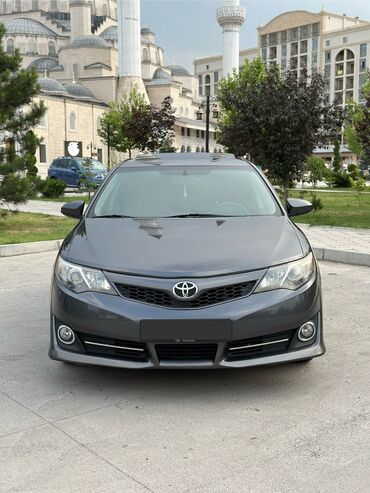 гаражные распродажи: Toyota Camry: 2014 г., 2.5 л, Автомат, Бензин, Седан