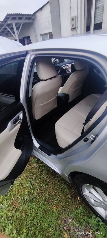 Lexus: Lexus CT: 2012 г., 1.8 л, Вариатор, Гибрид, Хэтчбэк — 8