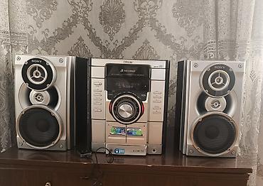mercedes mikro: Sony mikro-musiqi mərkəzi – 3 disklik CD Aux. Radio. Kaset İşlək — 1