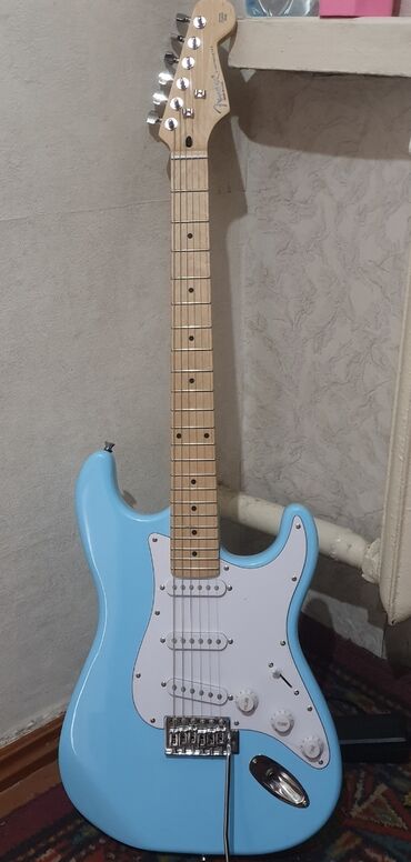 синтезатор б у: Продаю гитару fendir stratocaster состояние хорошее в комплект
