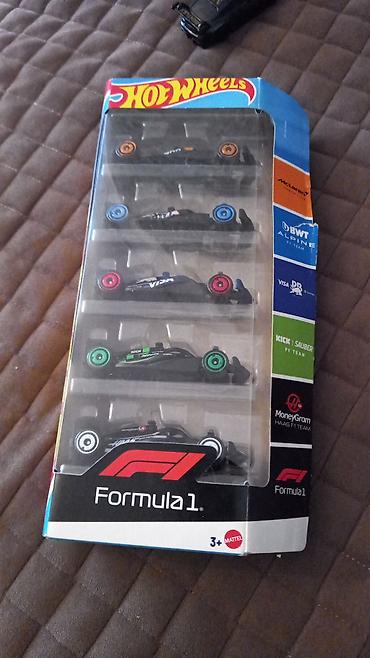 Hot Wheels Formula 1 dəstəsi – 5 ədəd kiçik die-cast yarış maşını ilə