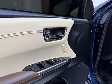 voxy noah: Toyota Avalon: 2017 г., 2.5 л, Вариатор, Гибрид, Седан — 10