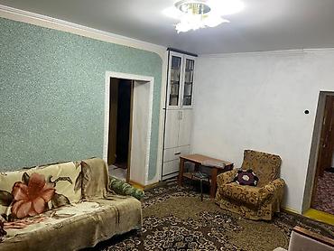 Продажа коттеджей и домов: Дом находится город Балыкчы. Заезжай и живи. Есть септик. Рядом с — 11