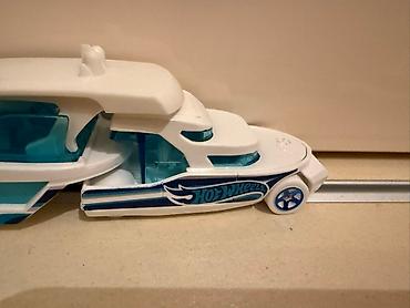 nerd oyunu: Hot Wheels “Sea-Nic Route” oyuncaq su gəmisinin modeli. - Rəng — 5