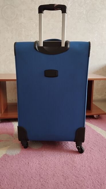 Чемоданы: Чемодан, Новый, Средний (40 - 70 л), С выдвижной ручкой, Водонепроницаемость, Вращающиеся колеса на 360° — 8