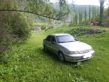 hyundai accent машына: Daewoo Nexia: 1996 г., 1.5 л, Механика, Бензин, Седан