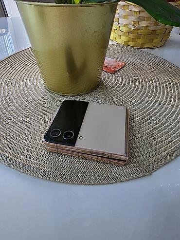 jysk gejmerski stolovi: Samsung Galaxy Z Flip (serija Z Flip, zlatno/roze nijansa) - — 5