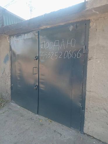продается гараж: Гараж с смотровой ямой и металлическими воротами. - Капитальный гараж — 3