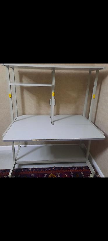 masaüstü ofis seti: Düz masa, Polkalı, Siyirməsiz, Metal — 1