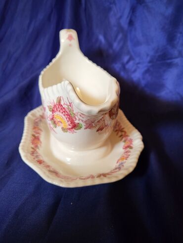 Činije: Sosijera nova Spode Engleska 70te. Sosijera,retka,skupa na lalafo.rs — 6 Činije: Sosijera nova Spode Engleska 70te. Sosijera,retka,skupa — 6