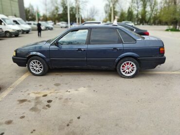 Volkswagen: Volkswagen : 1990 г., 1.8 л, Механика, Газ, Седан