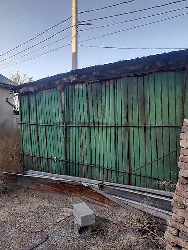 токмок кун чыгыш: Продаю срочно комок. можно под дом, можно под магазинчик срочно 
4*6 — 1