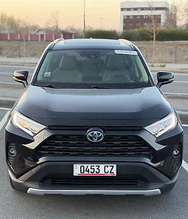 spot: Toyota RAV4: 2021 г., 2.5 л, Вариатор, Гибрид, Кроссовер — 1