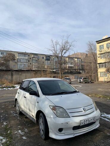 Toyota: Toyota ist: 2003 г., 1.5 л, Автомат, Бензин, Хэтчбэк