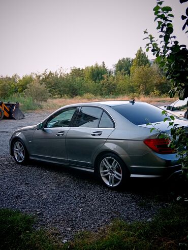 1 4 tsi фольксваген: Mercedes-Benz C 250: 1.8 l | 2012 il Sedan