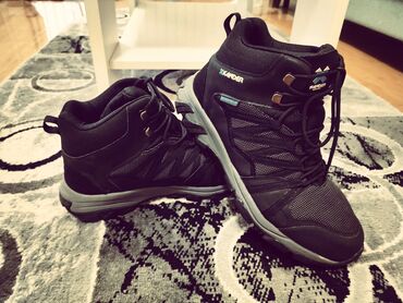 crna sitni somot: "Kander" vodootporne cipele, u savršenom stanju, slike sve govore