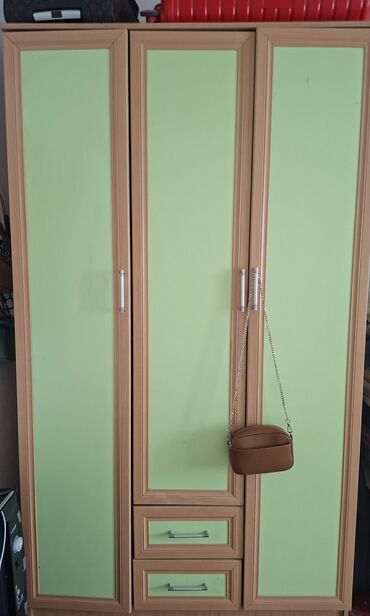 Шкафы для одежды: Шкаф для одежды, Б/у, Прямой, МДФ
