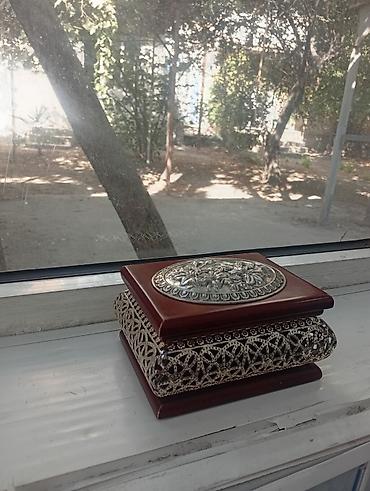 dekor soba: Taxta və metal işləməli dekorativ qutu - Material: Tünd qəhvəyi — 1