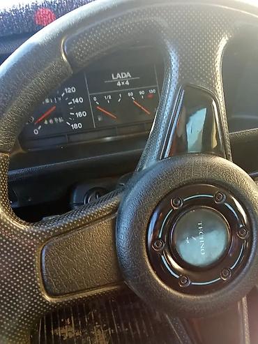 VAZ (LADA): VAZ Lada Niva 4x4, ağ rəng, 3 qapılı kuzov. Əsas xüsusiyyətlər: - Tam — 9