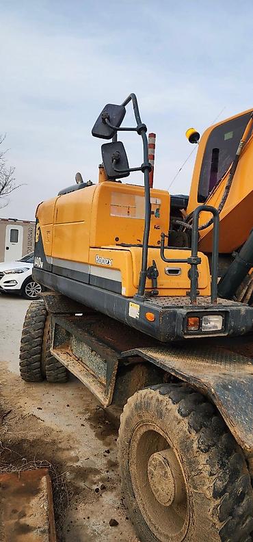 Экскаваторы: Экскаватор, 2015 г., Колесный — 6