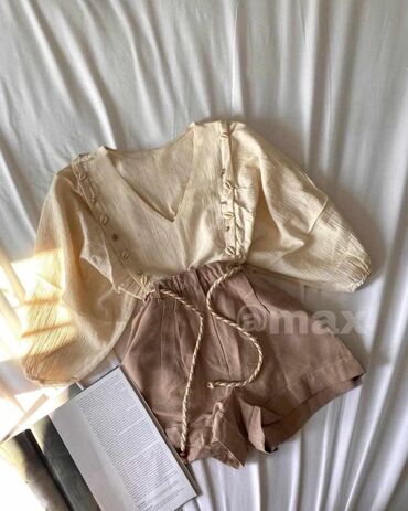 blejzer iznemacke rasteze se: Komplet: 3500 dinara 
Veličina: S M L 
Uvoz iz Turske