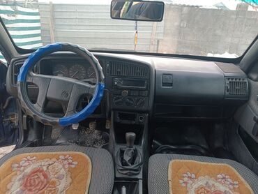 Volkswagen: Volkswagen Passat: 1992 г., 1.8 л, Механика, Бензин, Седан — 7